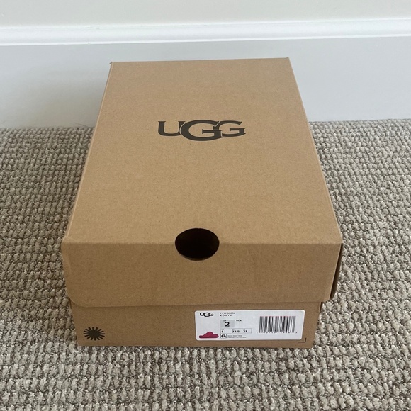 UGG Cozy II Slipper - Little Kid Size 2 - Rock Rose - NWT - Picture 6 of 6